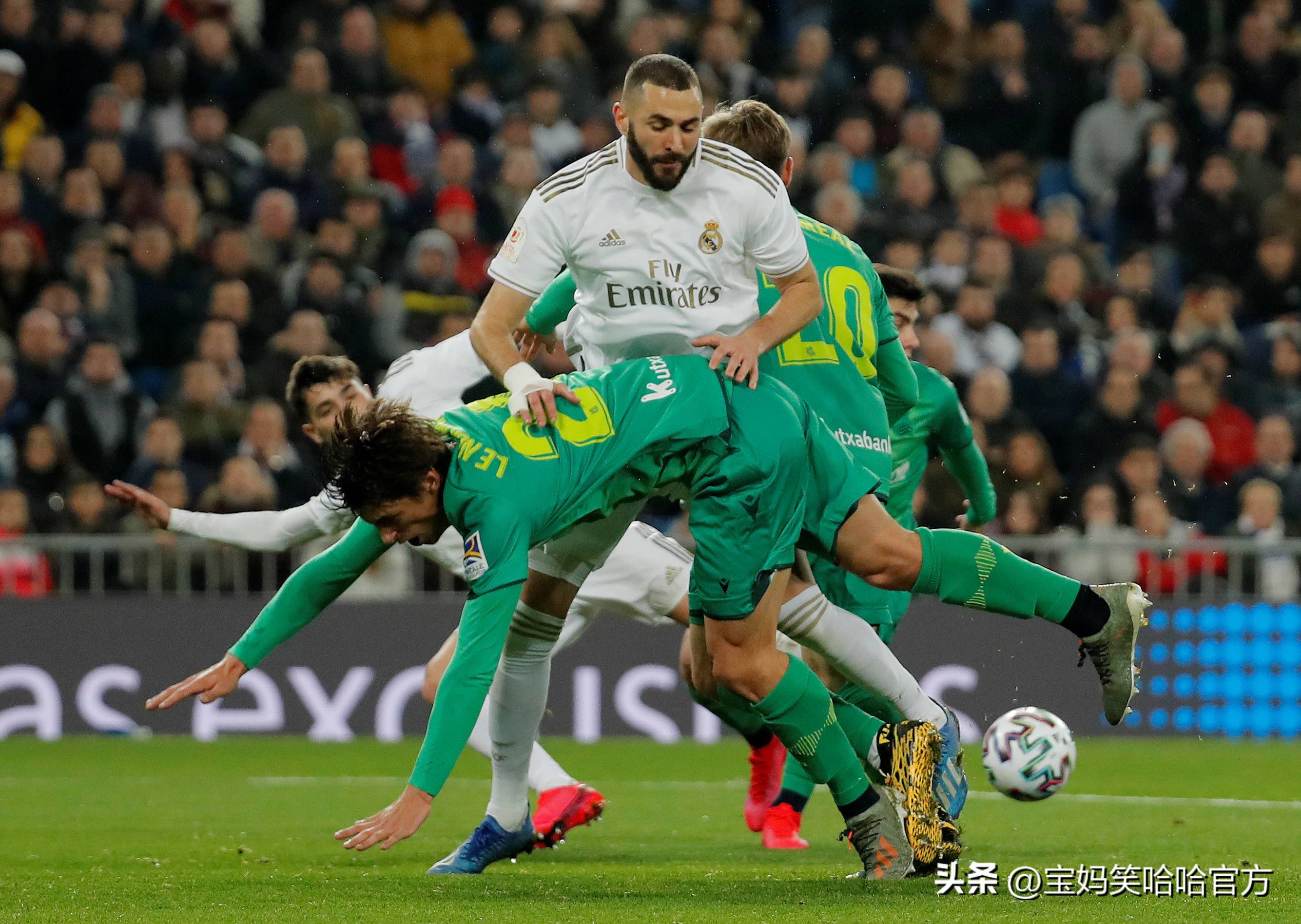 爱游戏手机版-关键时刻西甲焦点战，门兴格拉德巴赫遗憾出局，悬念犹存，身体对抗强度拉满(奥格斯堡vs门兴格拉德巴赫)